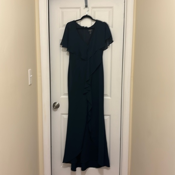Adrianna Papell green dress. Size 10. - Picture 1 of 4